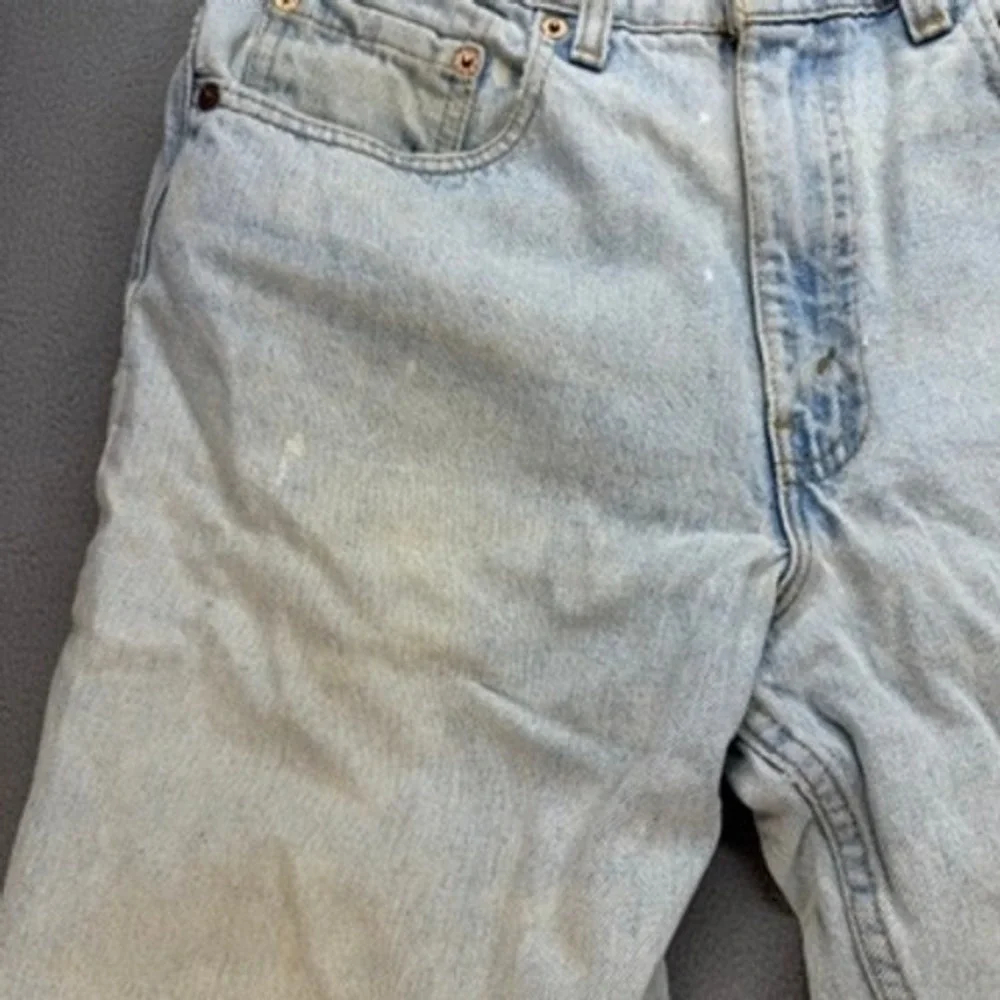 VTG Levis 550 Jeans Relaxed Fit Tapered Leg 32x32 Distressed Denim 90s‎ USA Made